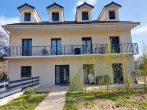 STUDIO meublé, proche de la gare T12